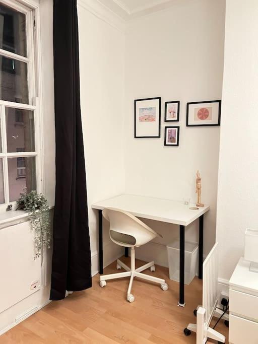 Lovely 2 Bed Flat In Soho! London Eksteriør billede