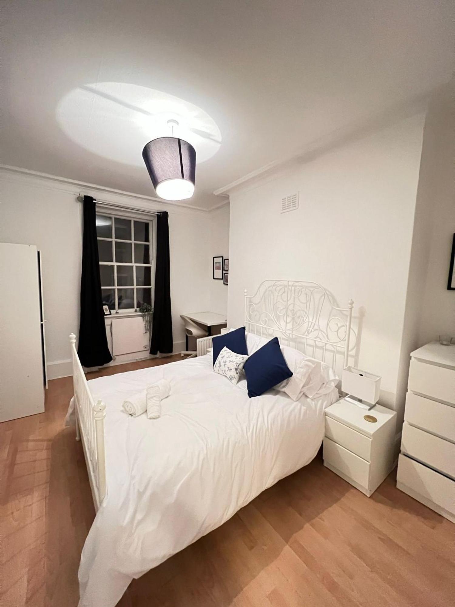 Lovely 2 Bed Flat In Soho! London Eksteriør billede
