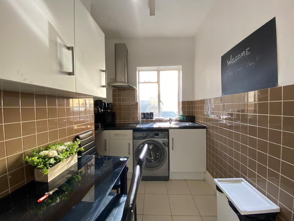 Lovely 2 Bed Flat In Soho! London Eksteriør billede
