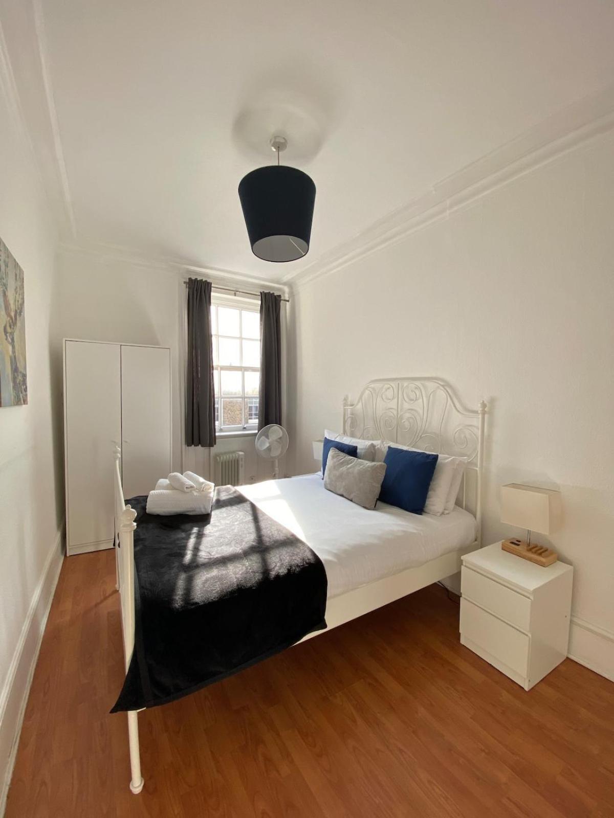 Lovely 2 Bed Flat In Soho! London Eksteriør billede