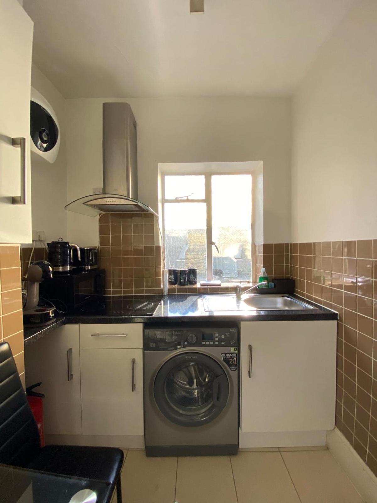Lovely 2 Bed Flat In Soho! London Eksteriør billede
