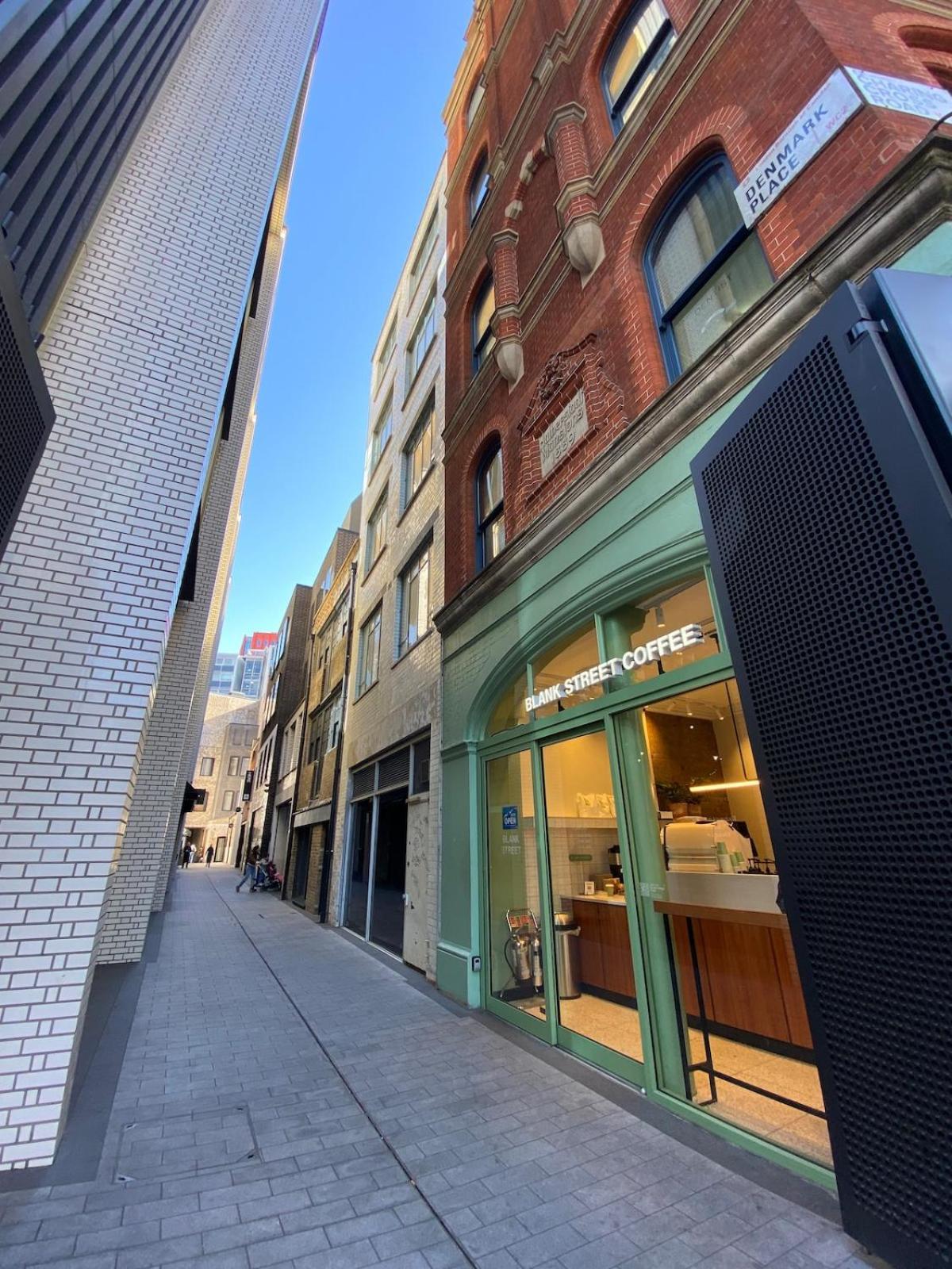Lovely 2 Bed Flat In Soho! London Eksteriør billede